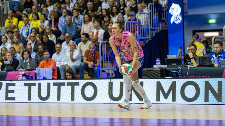 朱婷意甲科内利亚诺队友副攻卢比安与土超豪门伊萨奇巴希谈判破裂意媒：伊萨奇巴希