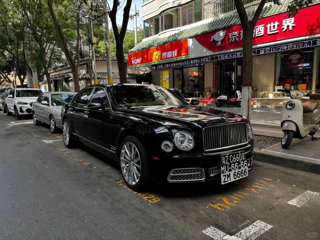 每次看到粤港澳车牌就想着我们的大铁牌啥时候重新设计[笑着哭]​​​