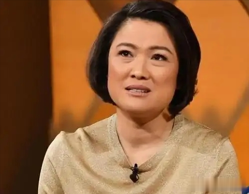 事实证明,曾经赚中国钱给美国捐6亿的张欣,如今已成为“笑柄”