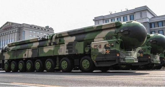 中美开战，美若使用声波武器，视为使用核武，原因是它比核武还狠，中国有核反击的权力