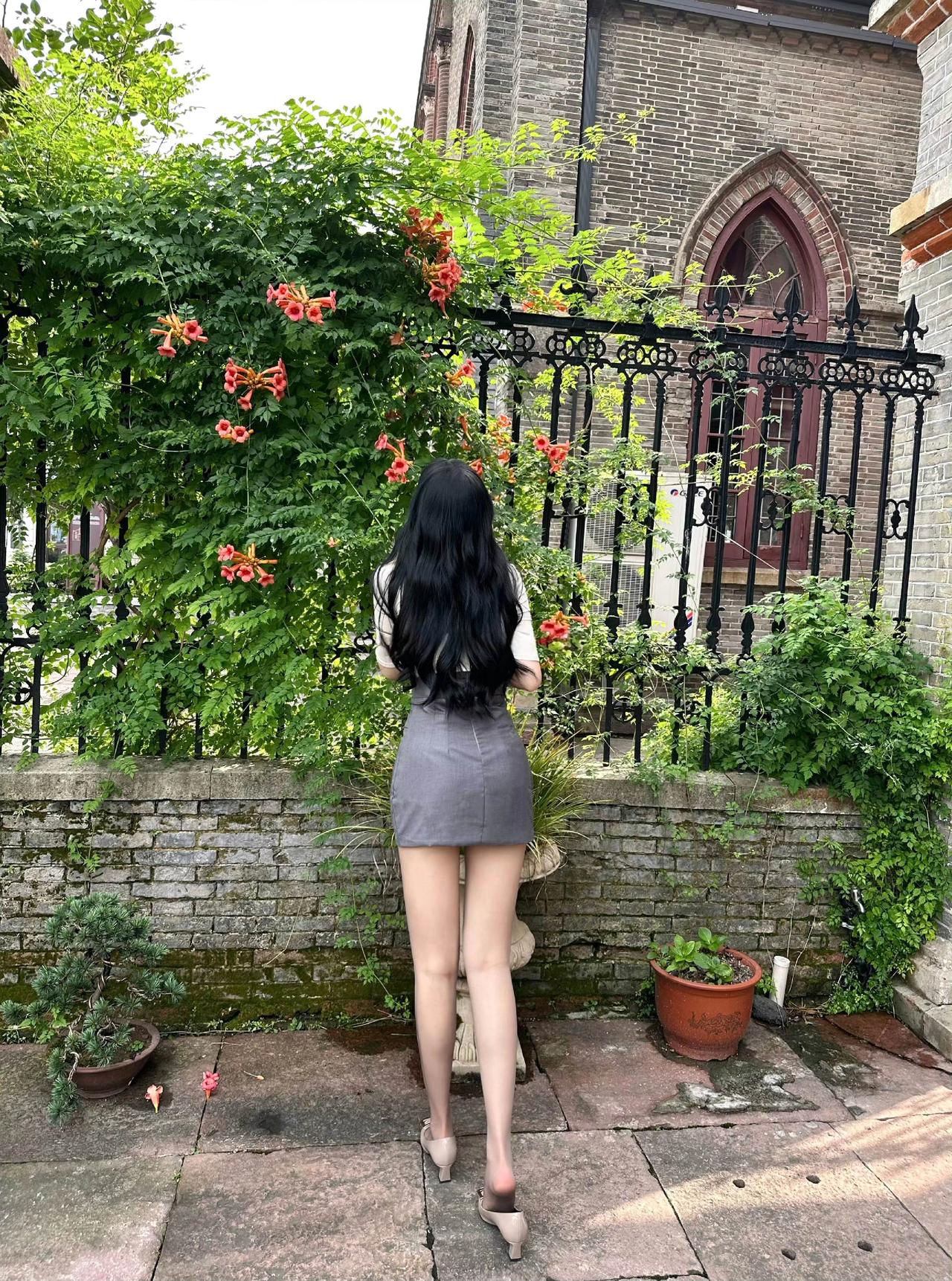 御姐气质穿搭姐感穿搭气质拉满自由且漂亮的大女主喜欢阳光洒在身上的感觉出街