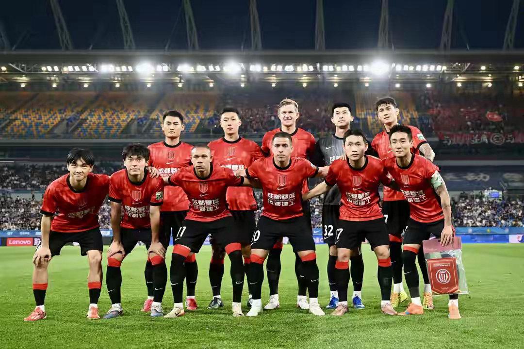 成都蓉城提前锁定中超半程冠军！九连胜+11胜1平不败，这波逆袭太炸了🔥中超半