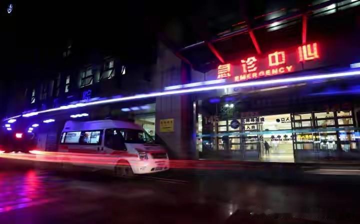 这就是放纵的代价！浙江，24岁女子正处于减重平台期，体重没变，食欲却增加了不少。