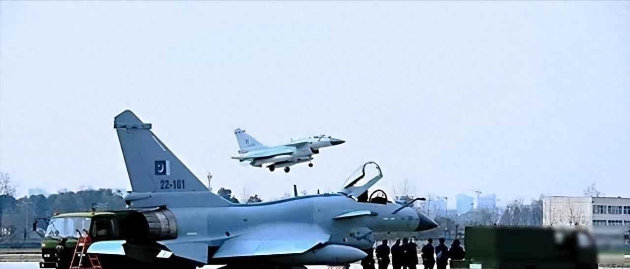 巴基斯坦空军换装歼-10CE，印度阵风被击落，中巴印三角悄悄变了2024年5