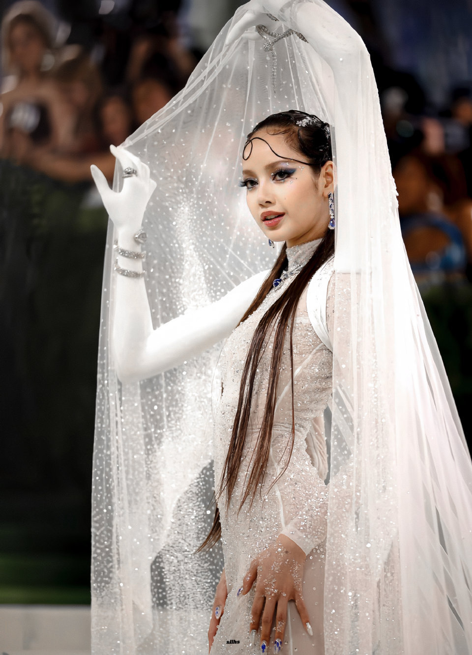 Lisa登上全球趋势第4，位列所有艺人趋势第1️⃣Lisa是这次metgala