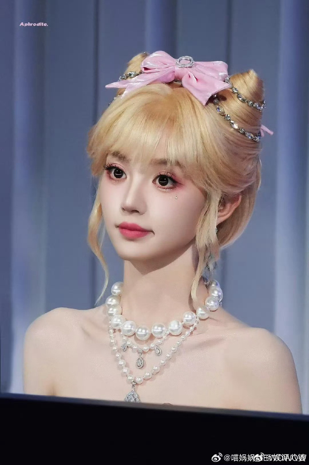 谁懂啊!田曦薇这波金发蝴蝶千金猫造型直接戳中了心巴🥰软乎乎脸蛋甜到骨子里，难怪