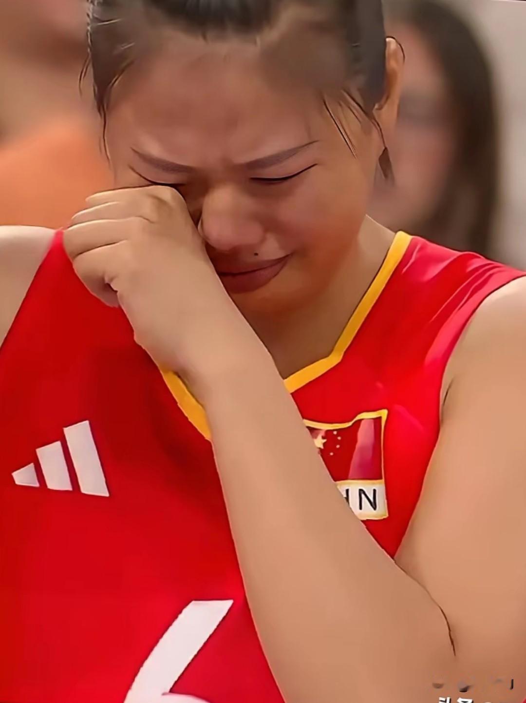 中国女排需要自我救赎直接撕，地域强权害了中国女排，六人首发，江
