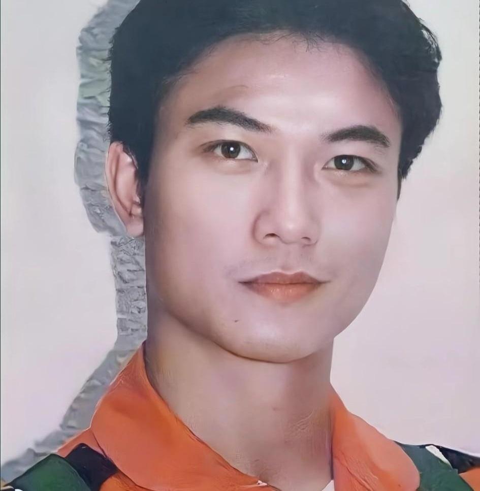 一身真功夫，愣是没挤进一线，导演陈嘉上一句话点破：就坏在太帅了，你敢信？陈嘉