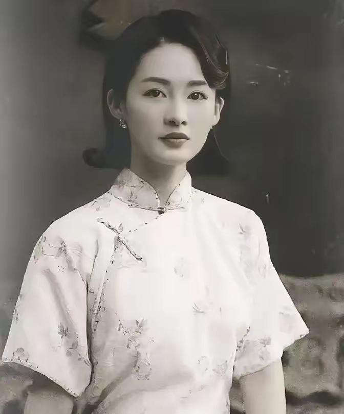 1915年，军阀王德庆娶15岁少女当妾，然而，2年后他就离世了。王家按王德庆生前