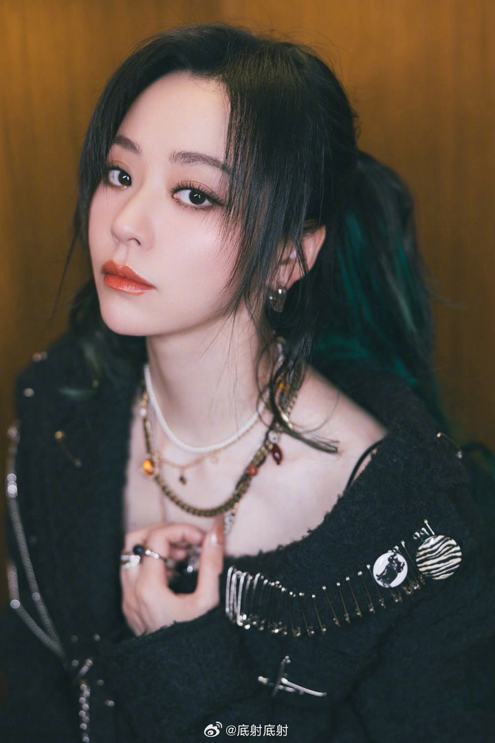 张靓颖极品肉腿