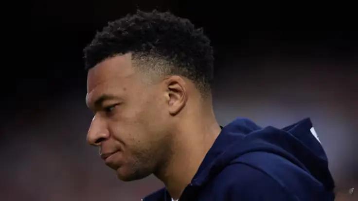 理性讨论，为什么姆巴佩至今还拿不到金球和世足？有人说姆巴佩的实力不比大罗和梅罗差