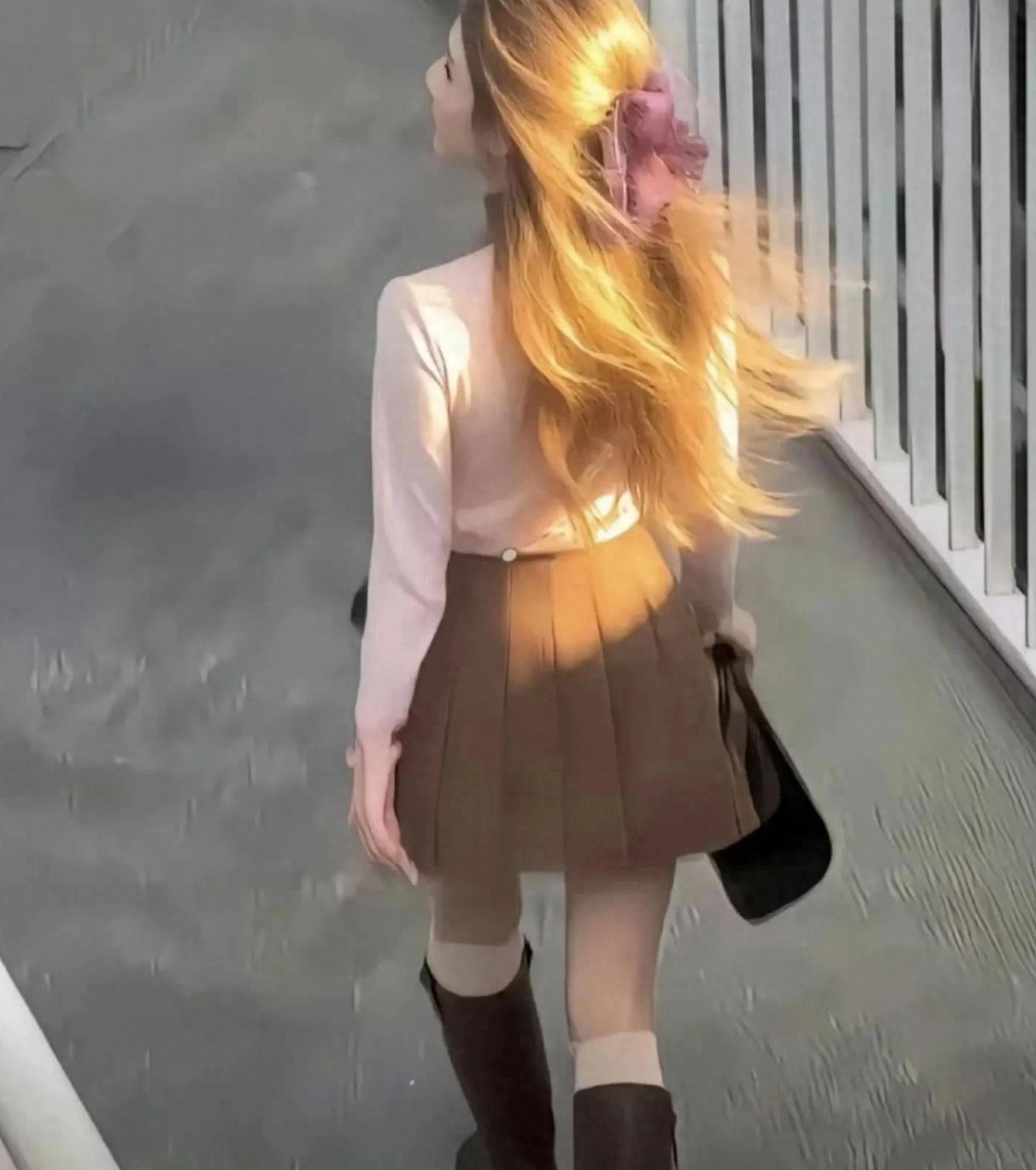 不得不说，赵露思的路人缘是真的很强昨天出席西安线下活动，整个商场人山人海，国际