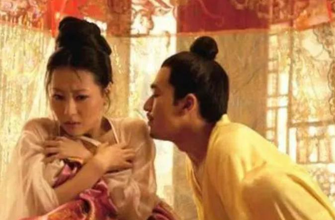 1582年，一宫女怀孕，李太后震怒：“哪个男人干的？”盛怒之下，李太后差