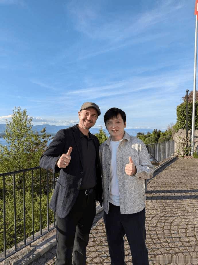 樊振东回应日内瓦旅行4月18日，波尔晒与樊振东日内瓦同框照，称共度超棒短途旅行。