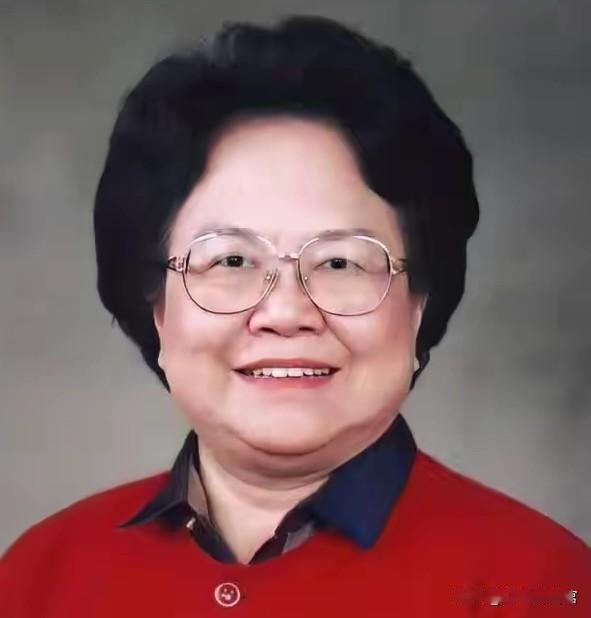 惊悉彭珮云同志逝世的噩耗，心中满是悲痛与不舍。这位96岁的无产阶级革命家，用一生