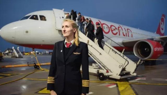 一位德国空姐说，“希望我们的航班不要去中国，不然我就辞职。”机长疑惑的问她，“你