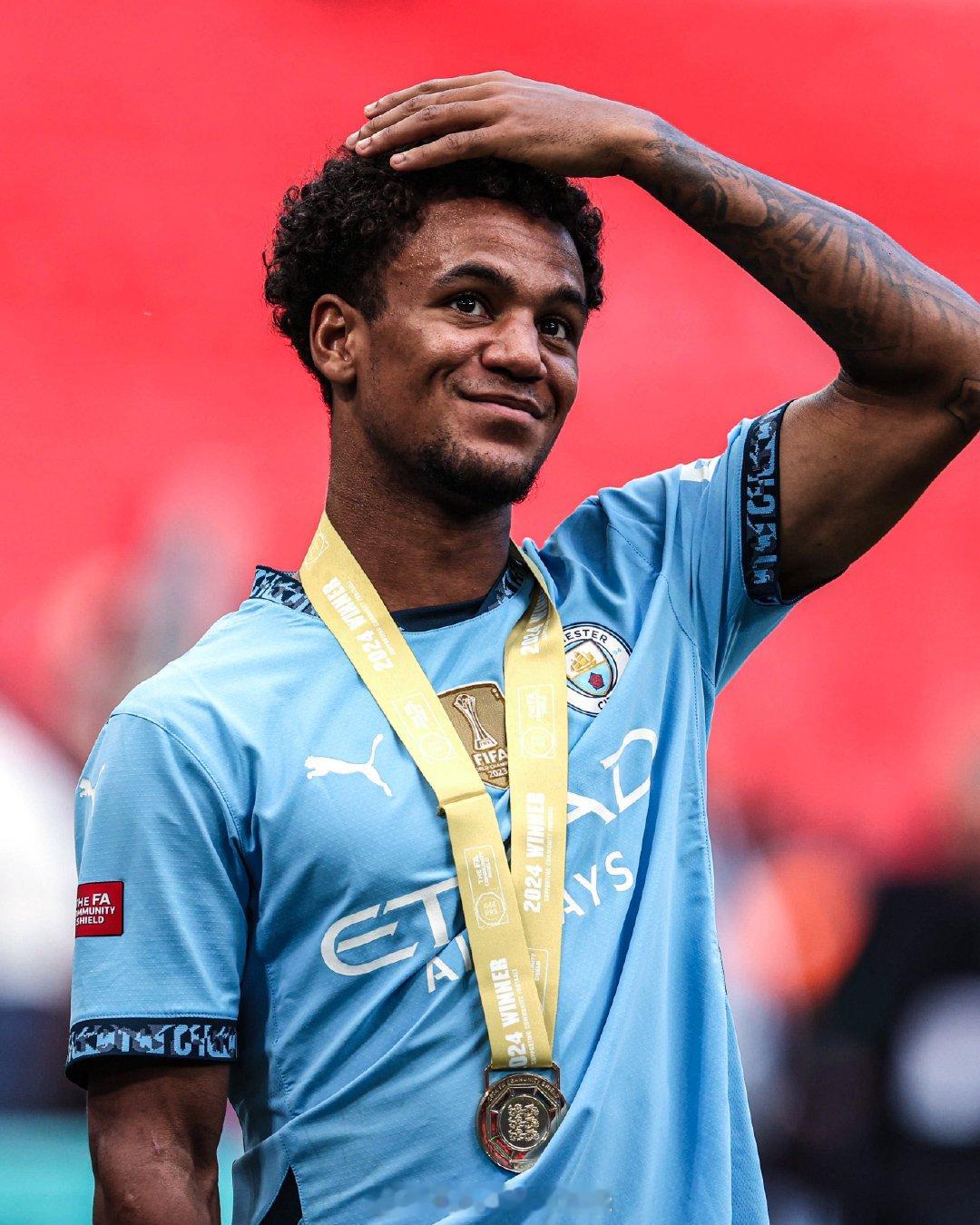 【曼城边锋冬窗将离队】罗马诺：22岁挪威国脚边锋，奥斯卡-鲍勃，很有可能在一月冬