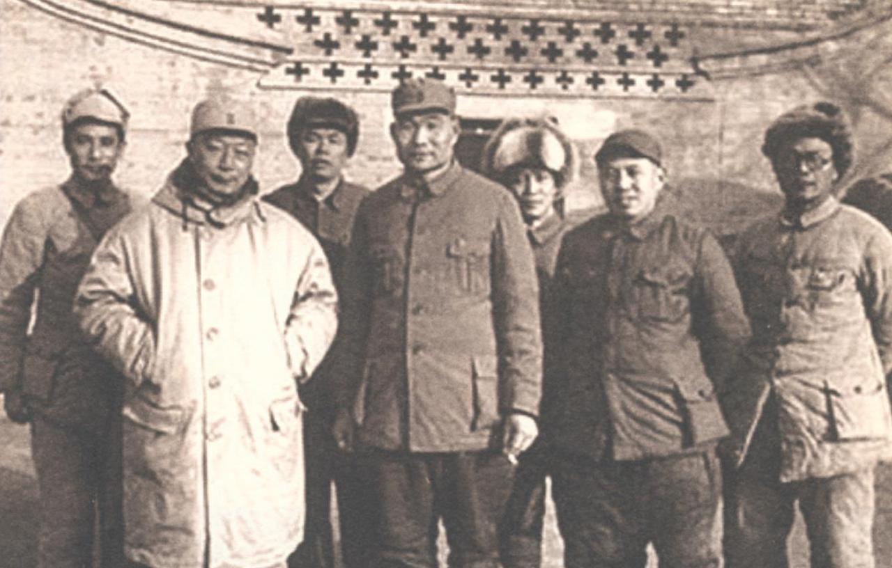 根据陈伯钧上将回忆：“1948年，我调往长春围城指挥部工作，担任副司令。刚去赴任