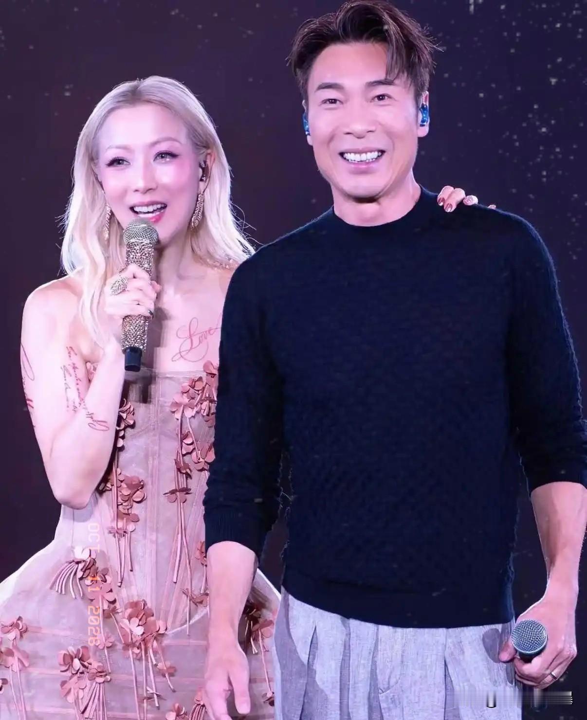 许志安复出开演唱会，三场红馆门票，一个半小时全部售罄。不得不说许志安的人