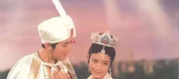 王扶林导演当年撤下成梅的薛宝钗，是下了一步暗棋。全国海选来的售货员成梅，原本冲