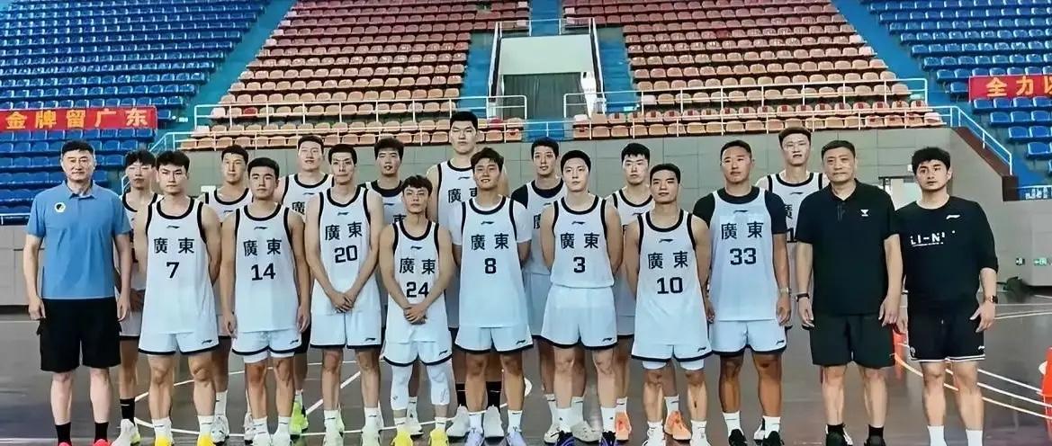 中国篮协宣布最新决定，CBA重大调整，姚明梦想成真，天要亮了目前CBA正处在休