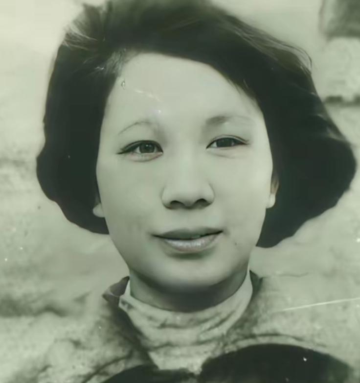 1949年，渣滓洞大屠杀中，盛国玉在枪响前倒地装死，不久，特务进来补枪，谁料，他