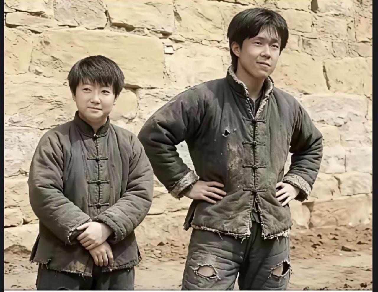 莎头这身酷装打扮：球迷们“脑洞大开”了有球迷说：这就像抗战时期，一对奔赴延安