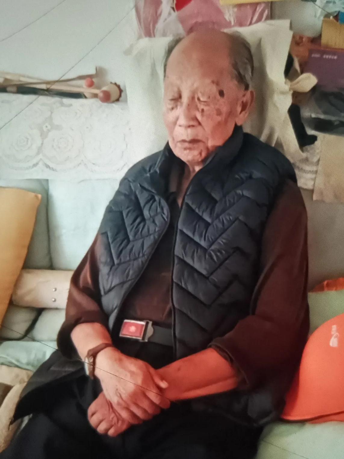 一碗饭后的永别！父亲沙发骤逝，儿子30秒反应救不回：我们总在倒计时，却以为来日方