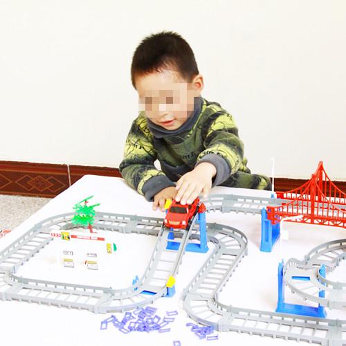 7岁孩子嘴唇长白点, 妈妈没有在意, 长疱疹送医后妈妈打自己耳光