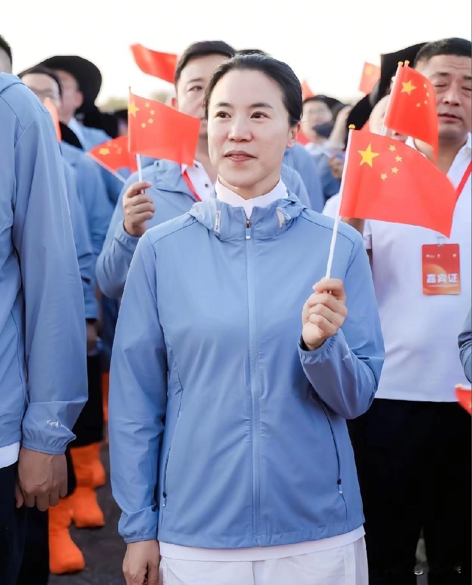 王楠对自己就是舒服就好，她很少化妆，但是她的状态非常的好，素颜也好看，她现在的生