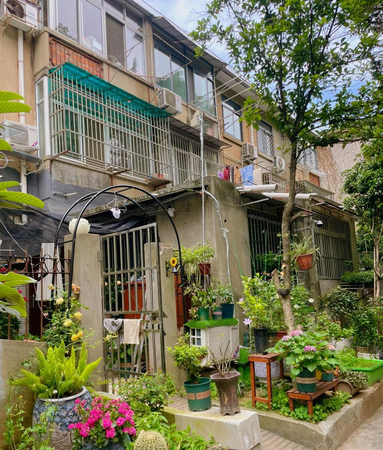 ：）一段通透的话爱这个东西特别奇怪：“父母有事没事总找我，不是因为爱我。恰恰