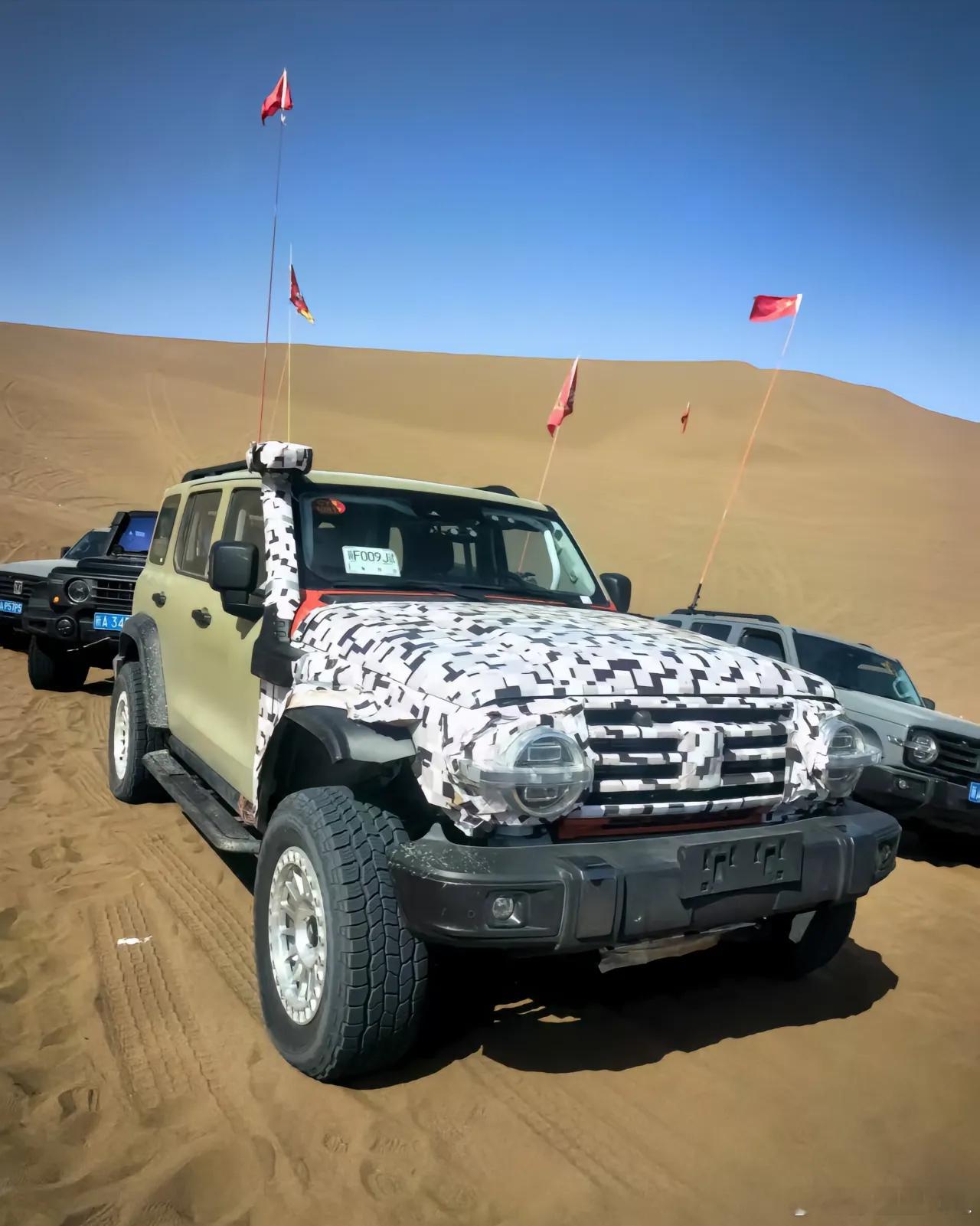 聊一下2026年我最期待的一台车吧:坦克300虎克版。前悬架从双叉臂换成了整体桥