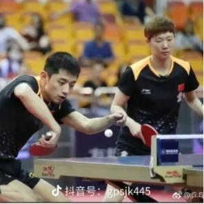曼昱坦言：最欣赏师哥，最喜欢和师哥混双。曼昱和张继科曾经同时拜肖战为