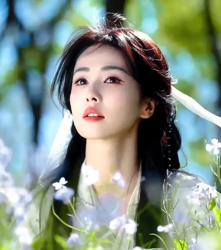 在娱乐圈，我不羡慕后台强的宋祖儿，也不羡慕很讨喜的虞书欣。我只羡慕网红出来的