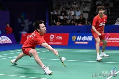 任何组合回归依然顶级，战胜世界羽毛球锦标赛男双铜牌得主晋级中国羽毛球大师赛第二轮