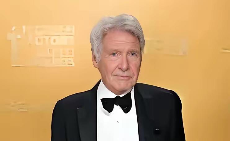 当银幕上的正义英雄摘下戏服，用半个世纪的人生阅历评判现实，这话的分量可比电影台词