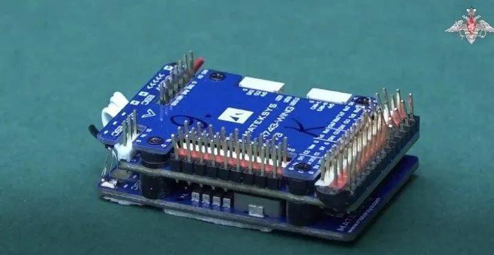 俄方称乌军用无人机袭击俄罗斯瓦尔代的普京官邸，乌克兰死活不承认。但是俄方很快就拿