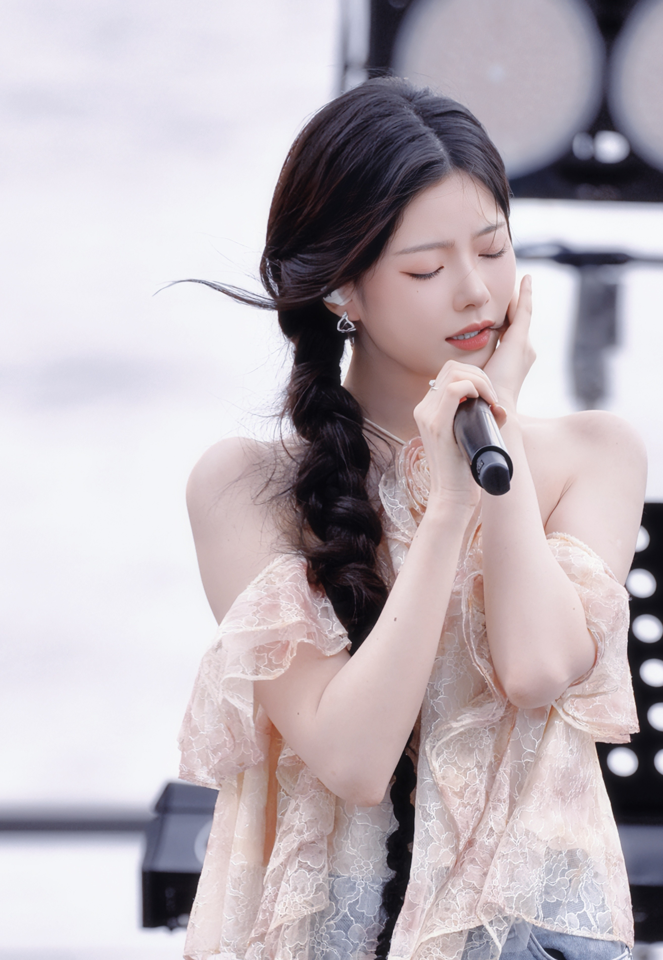 陈卓璇在复制粘贴的时代，你是手写的诗