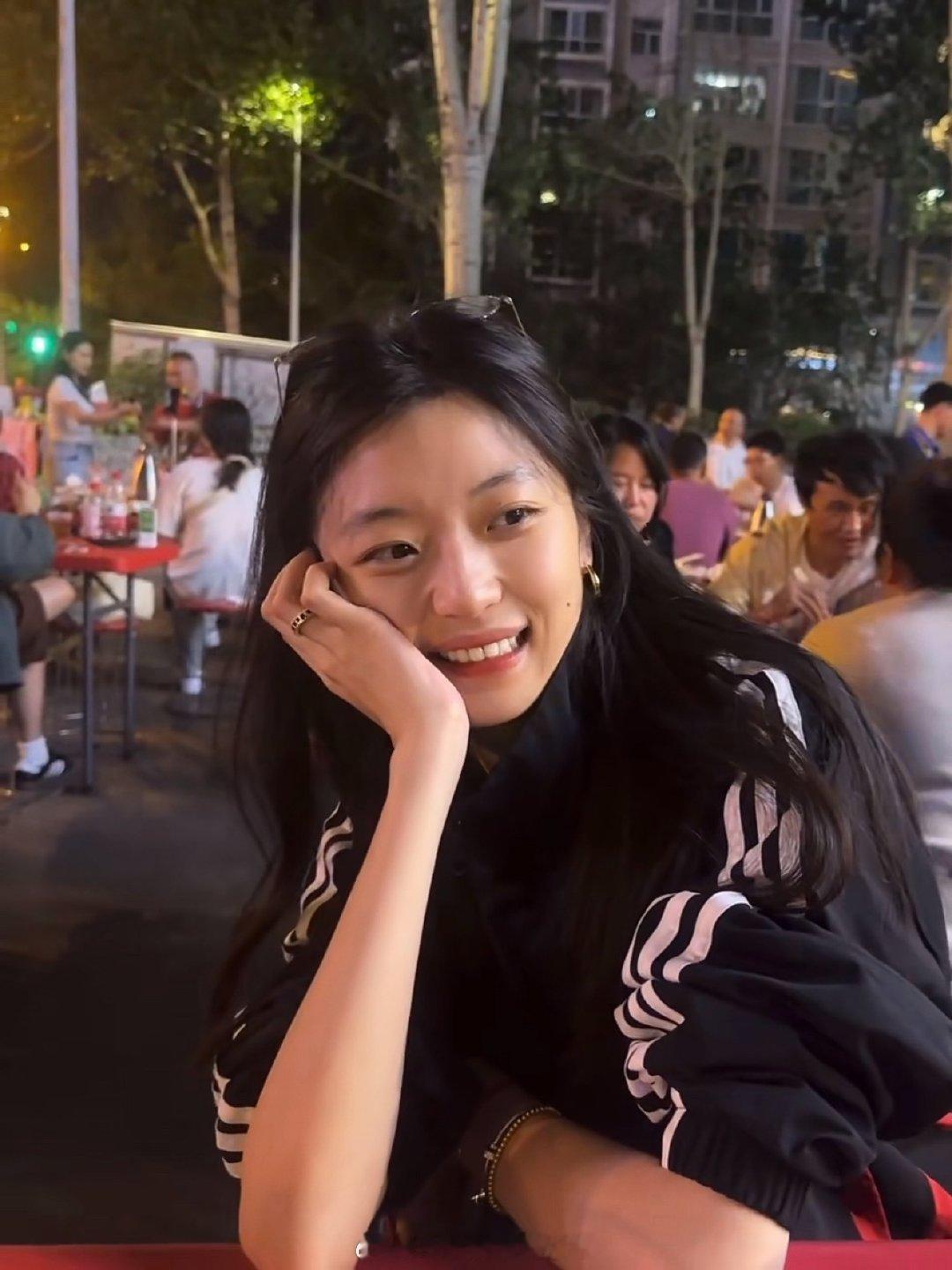 孙千亲自选包送粉丝孙千的诚意啊啊啊啊啊，没想到孙千说送包就送，说买就买啊。居然