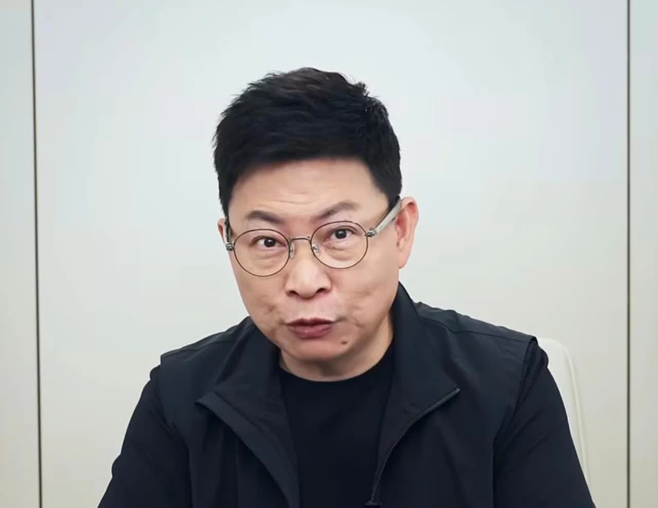 余承东现在真是“不得了了”百万级的尊界，一个月干了6500台虽然不如网红