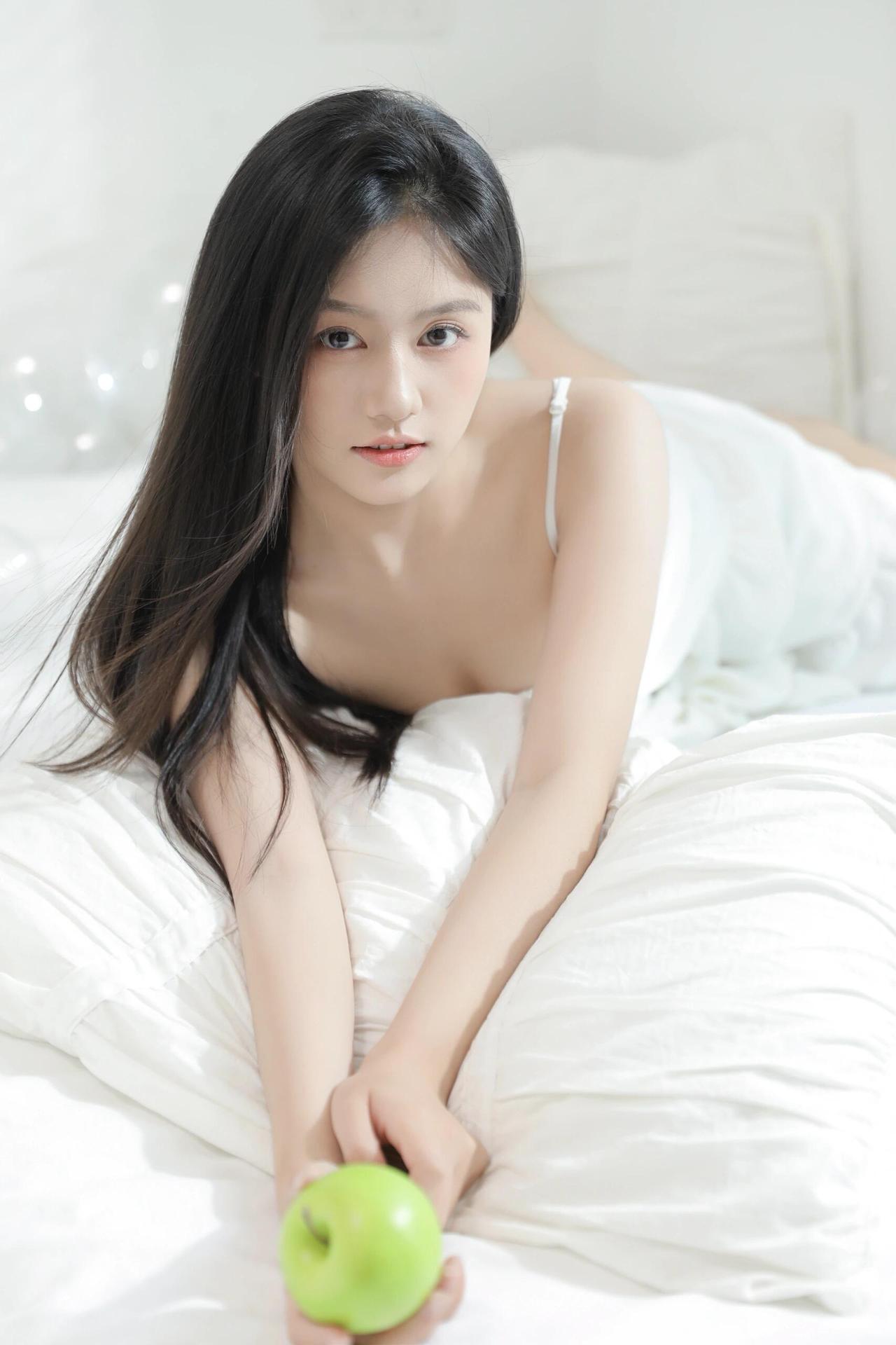 柔弱女孩高清可爱写真（9.2分）