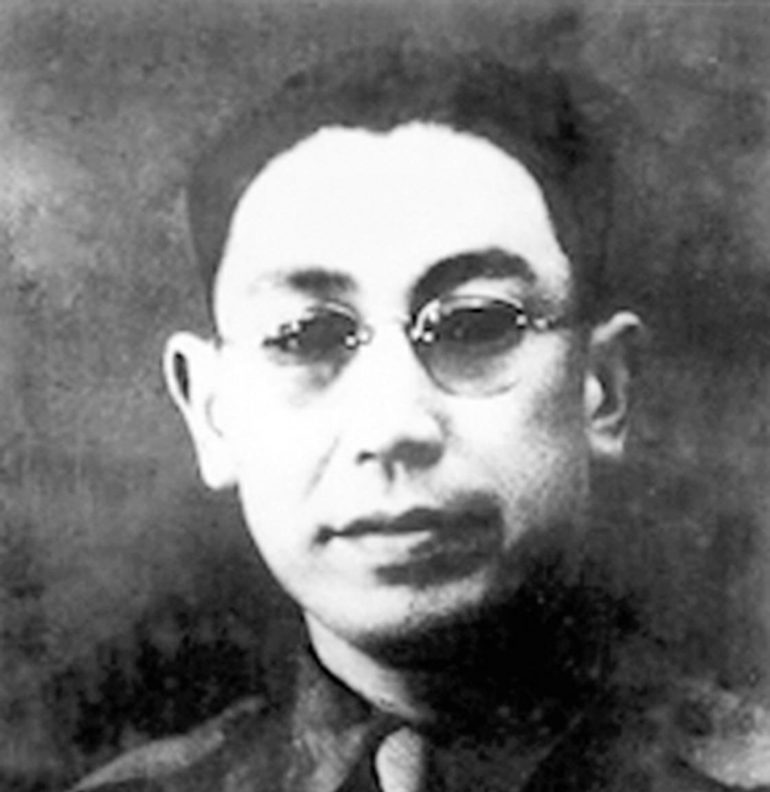 重庆解放后，在宜宾的郭汝瑰决定率部起义，团长吴让反对说：“养兵千日，用兵一时，怎