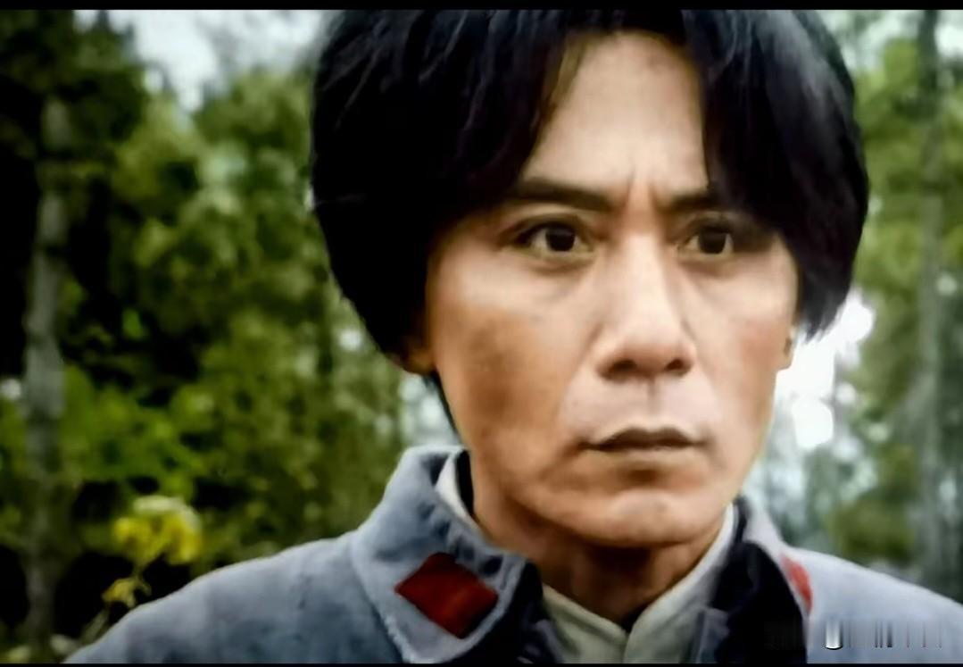 扮演伟人是一件很严肃的事情，不要让百姓因为荧幕里的伟人形象，和家中悬挂的伟人画像