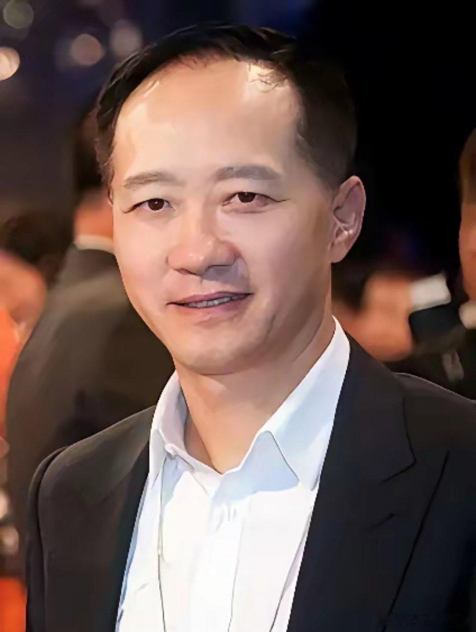 这是景甜人生当中的第一个贵人！路征1969年生于北京，是星光灿烂影业创始人，早年
