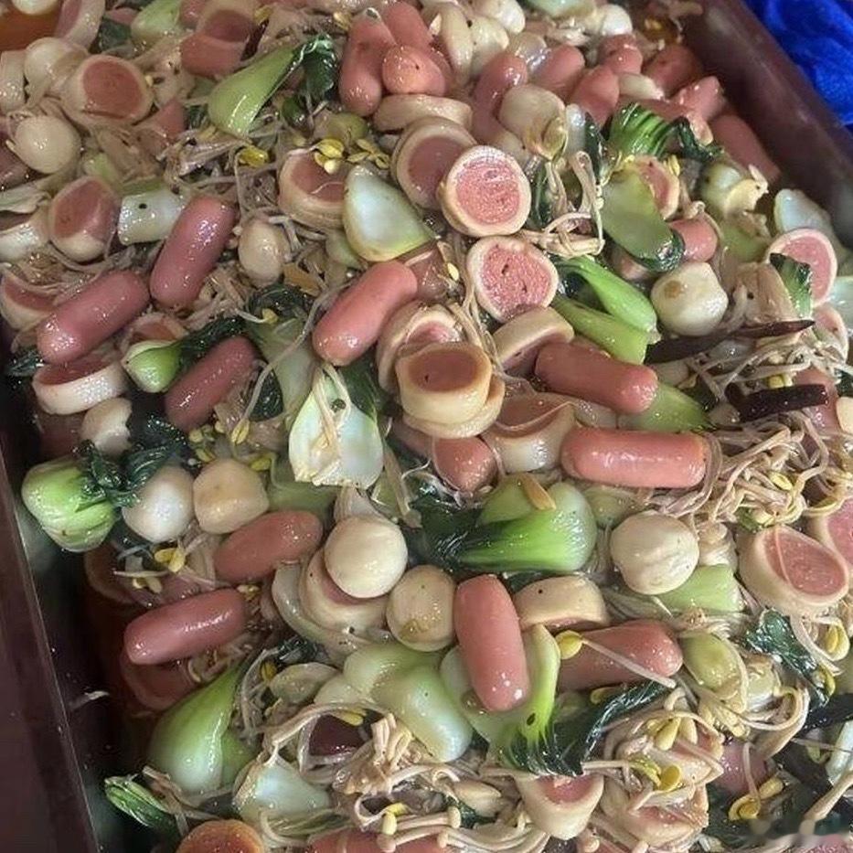 幼儿园的饭菜就这样，但是小孩很爱吃回家不吃我做的饭了怎么办？