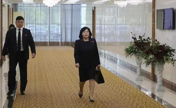 赵立坚参与会面朝鲜外长中国外交部前发言人，现任中国外交部边界与海洋事务司副司长