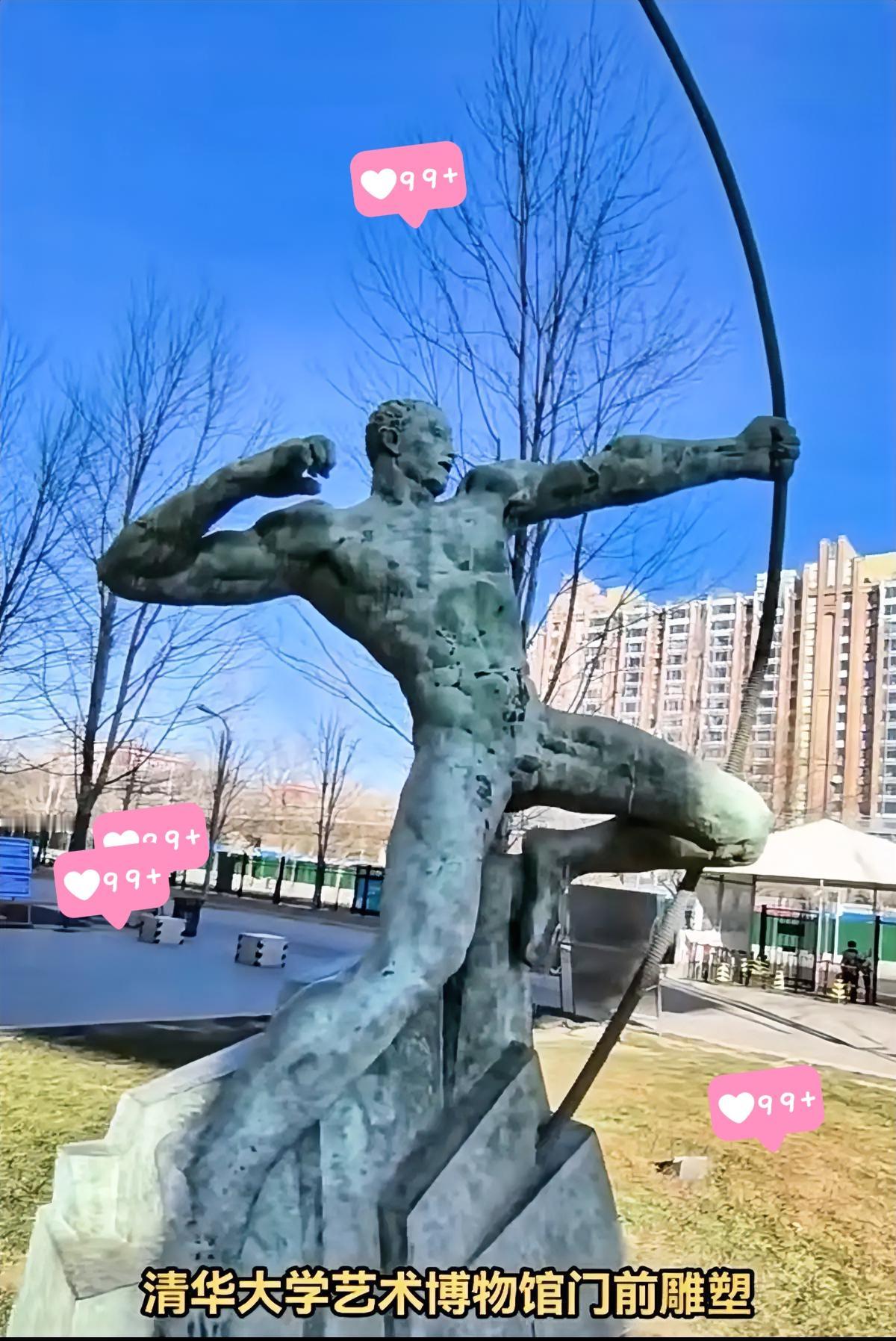 大连那个8米高的梦露像终于被拆了，看着真膈应！好好的东方大国地盘，非得弄