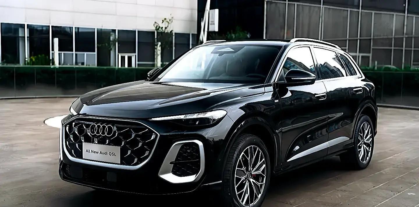 海外曝光炸锅！奥迪Q5L轴距狂飙38毫米，国内版甩海外三大屏，这本土化升级太狠了？