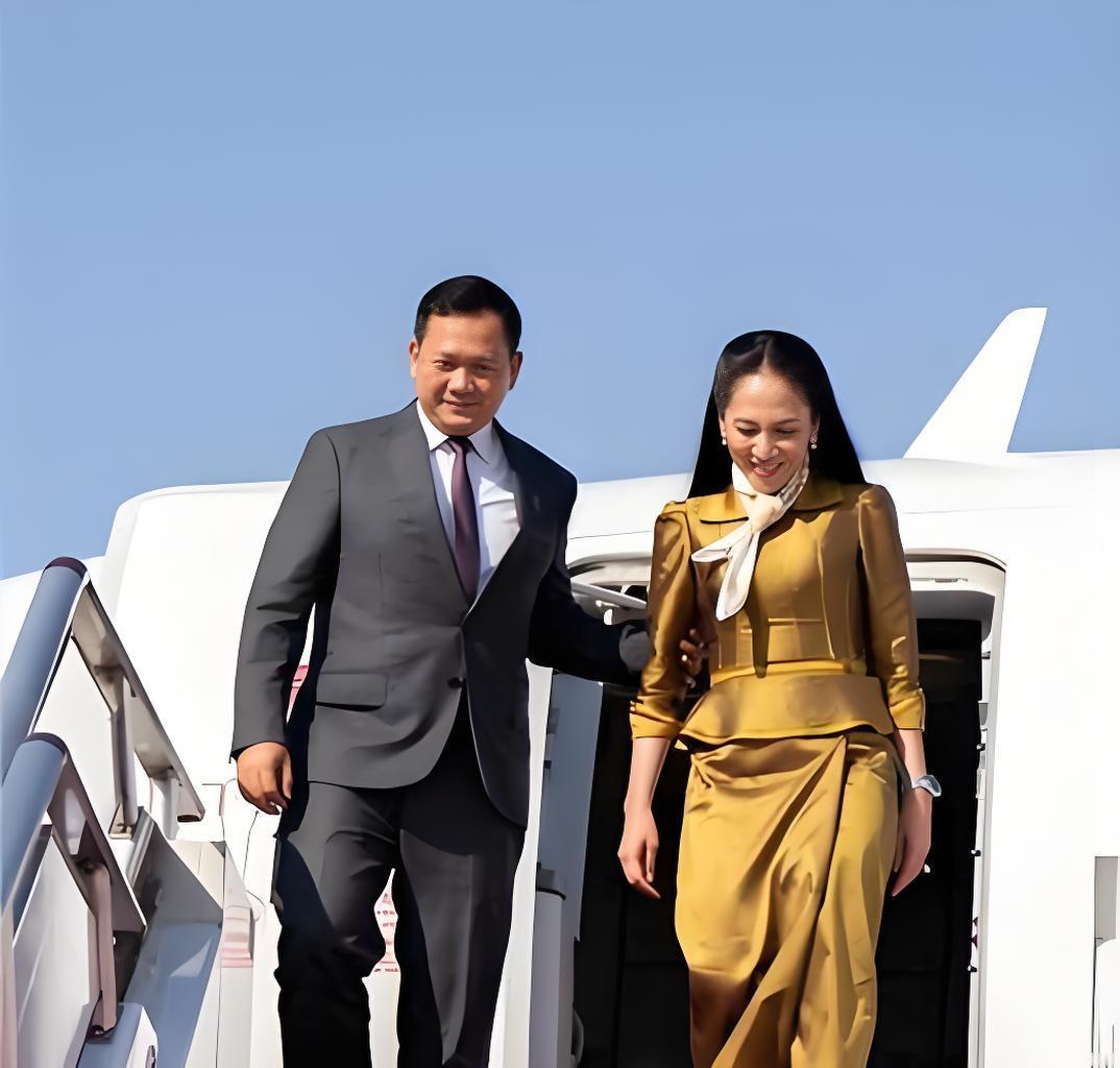 柬埔寨首相洪玛奈这次访华，给中国送了一份大礼！在上海签约采购20架C909支