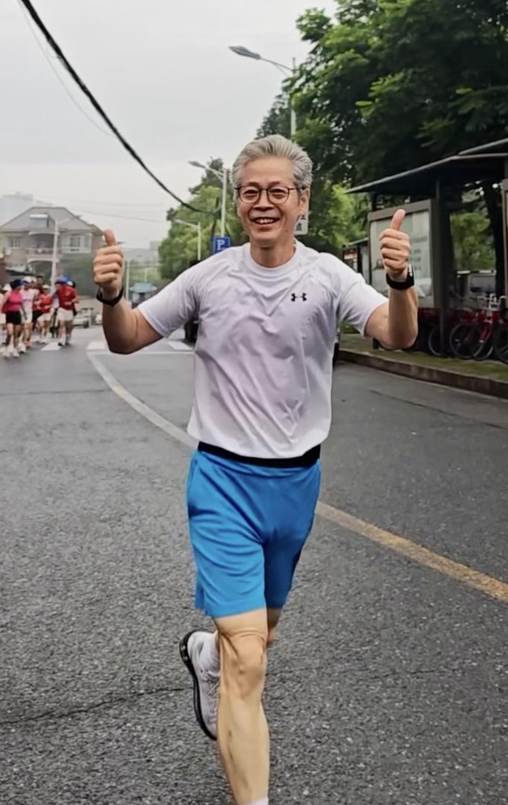 运动可以脱胎换骨，跑步能够逆天改命，认知才是一个人的上限71岁过来人坦言：是